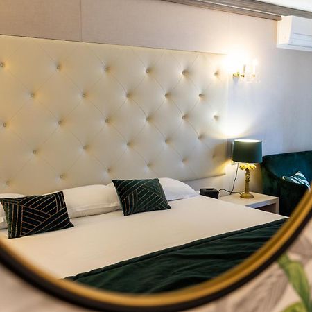 Hotel Le Fouquet'S Cannes Bagian luar foto