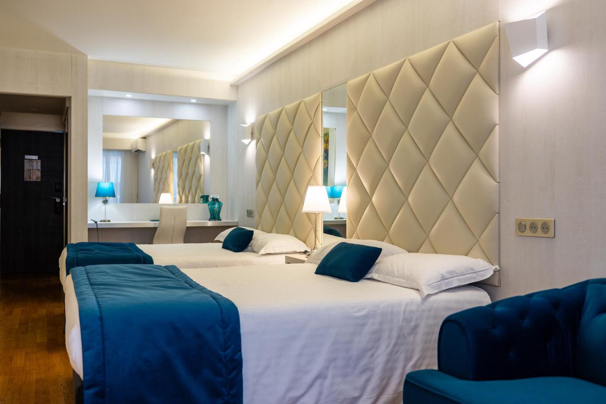 Hotel Le Fouquet'S Cannes Bagian luar foto