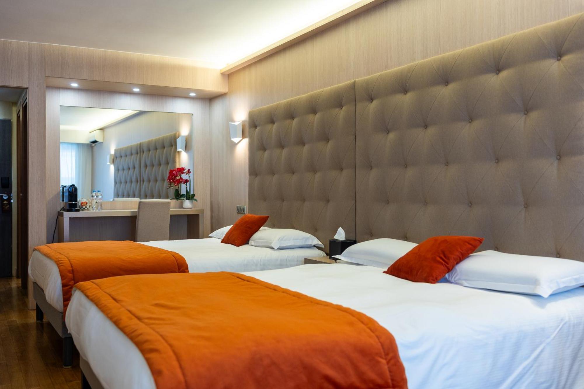 Hotel Le Fouquet'S Cannes Bagian luar foto