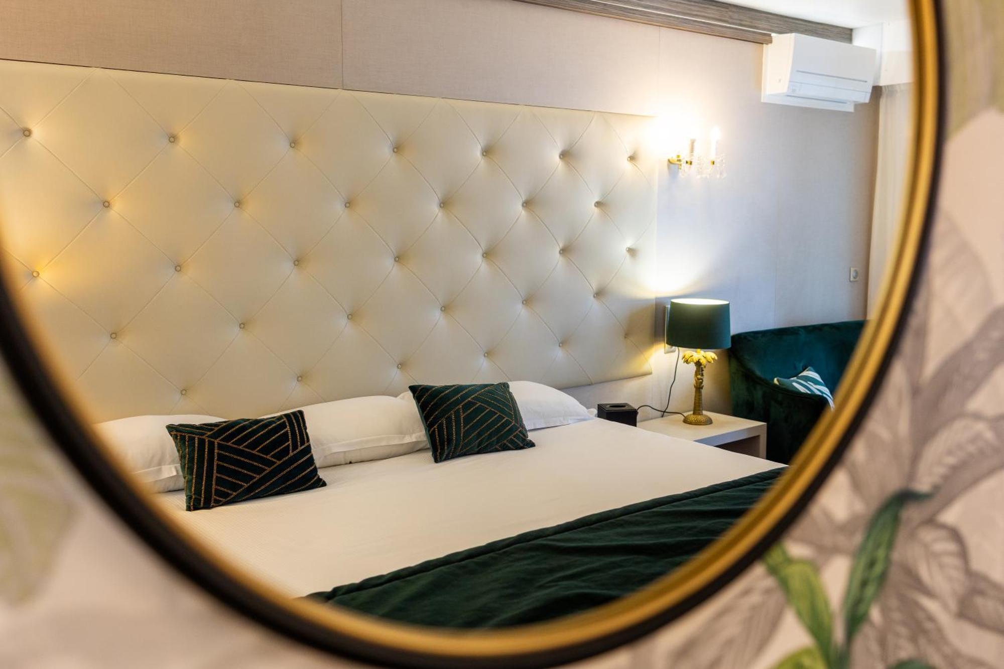 Hotel Le Fouquet'S Cannes Bagian luar foto