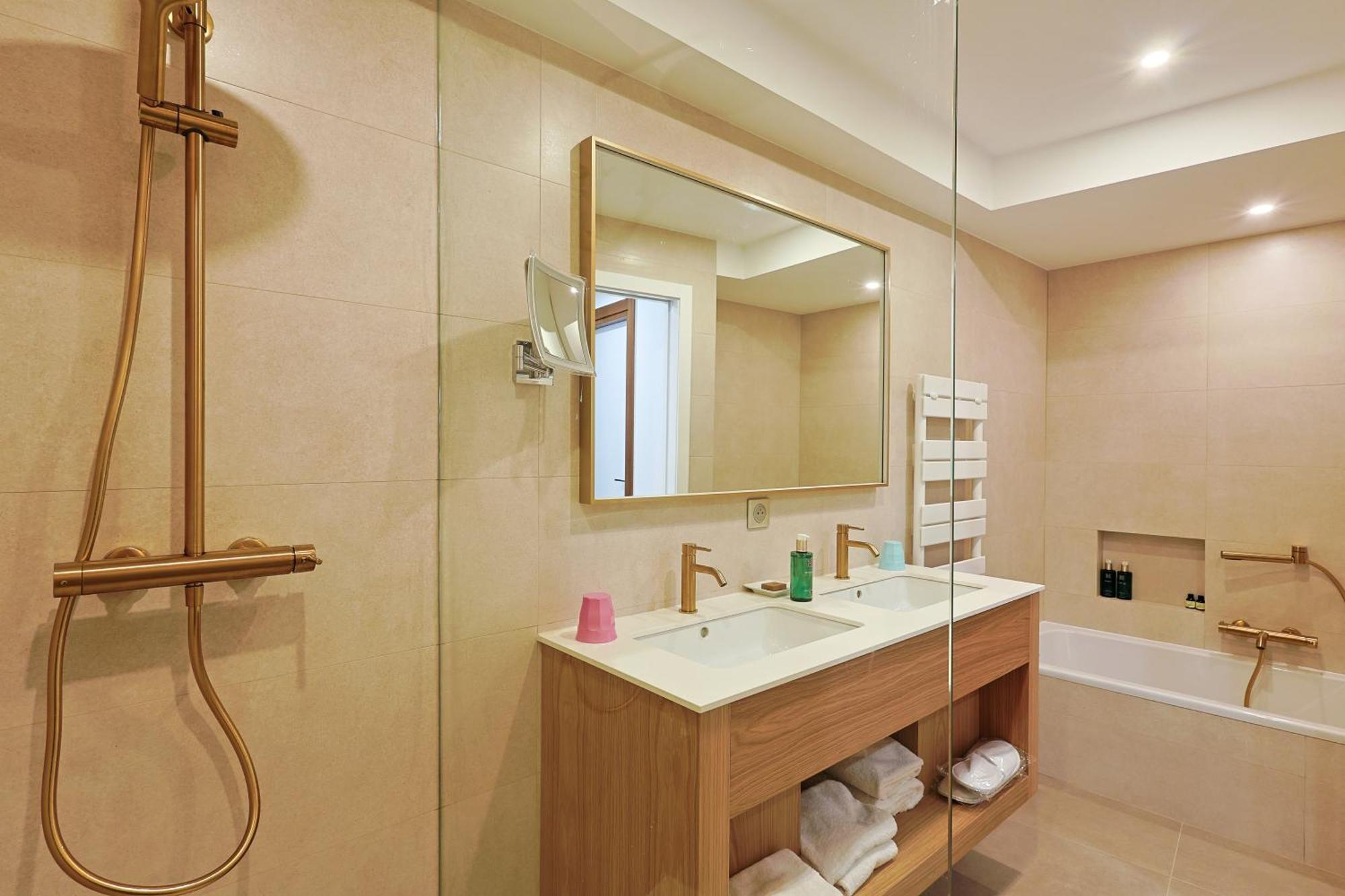 Hotel Le Fouquet'S Cannes Bagian luar foto