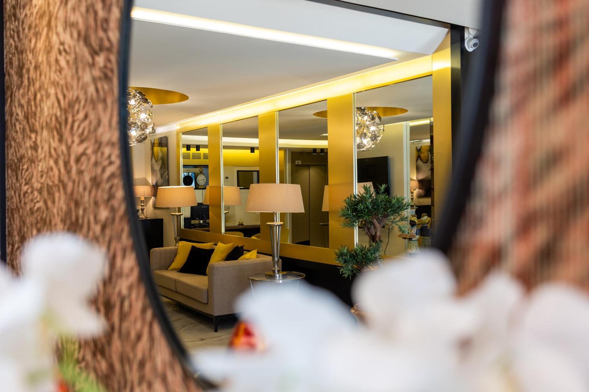 Hotel Le Fouquet'S Cannes Bagian luar foto